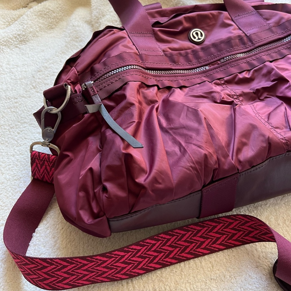 Lululemon Gym To Win Duffel - Picture 8 of 15